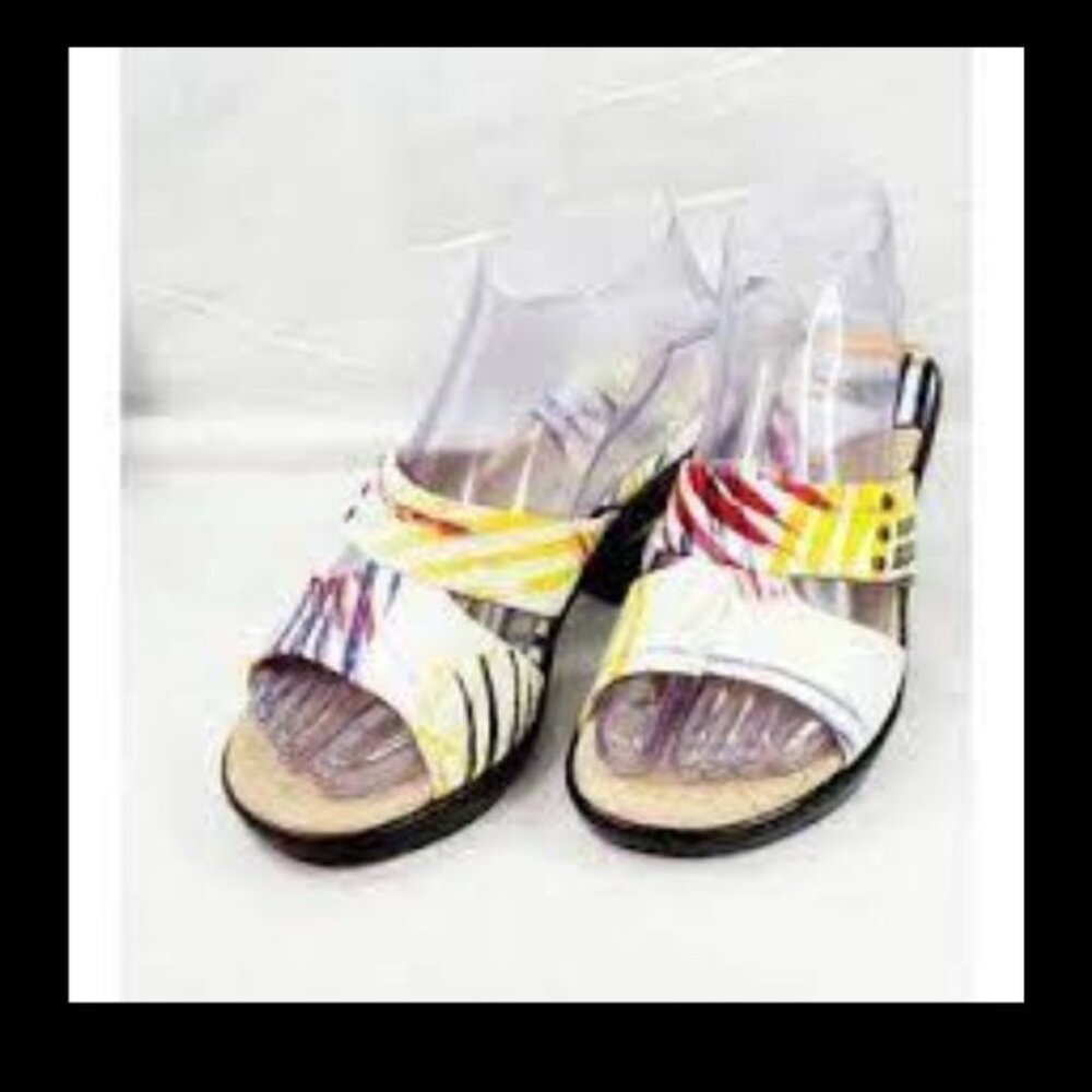 Kitten heels by Soft Touch